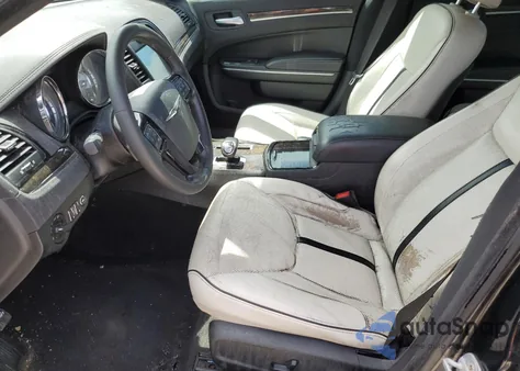 2013 Chrysler 300 z USA, uszkodzony, nr VIN 2C3CCAAG4DH740954